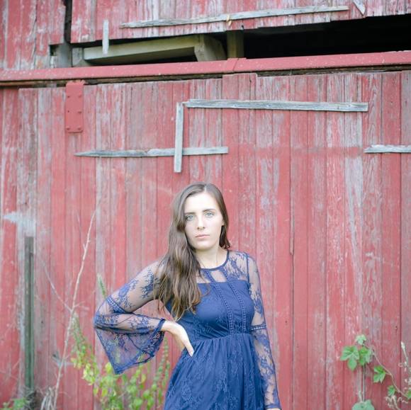 Meet your Posher - Picture 2 of 5